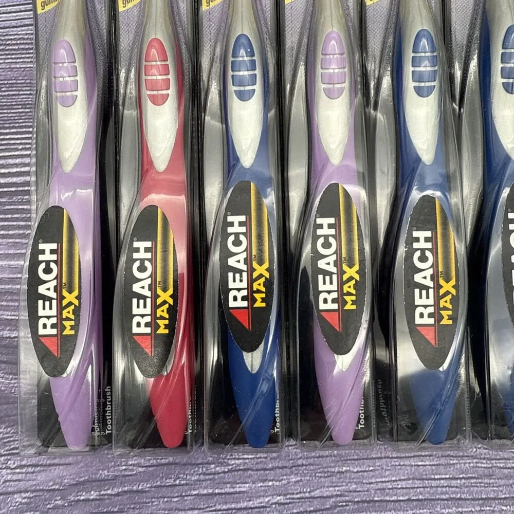 8 LOT Vintage Reach MAX (81) Medium Full Head Beyond Clean Massaging Gums 2002